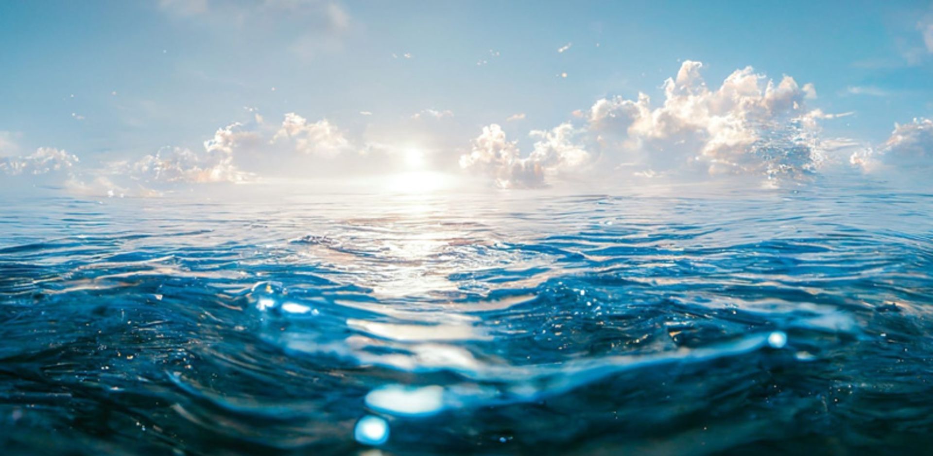 شعاع آفتاب روی آب اقیانوس