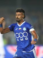 عکس | تیپ عجیب رامین رضاییان برای تماشای بازی استقلال عکس | تیپ عجیب رامین رضاییان برای تماشای بازی استقلال