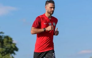 عکس | لژیونر پرسپولیس روی پوستر اماراتی‌ها!