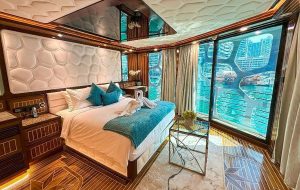 اولین هتل شناور در ابوظبی افتتاح شد اولین هتل شناور در ابوظبی افتتاح شد