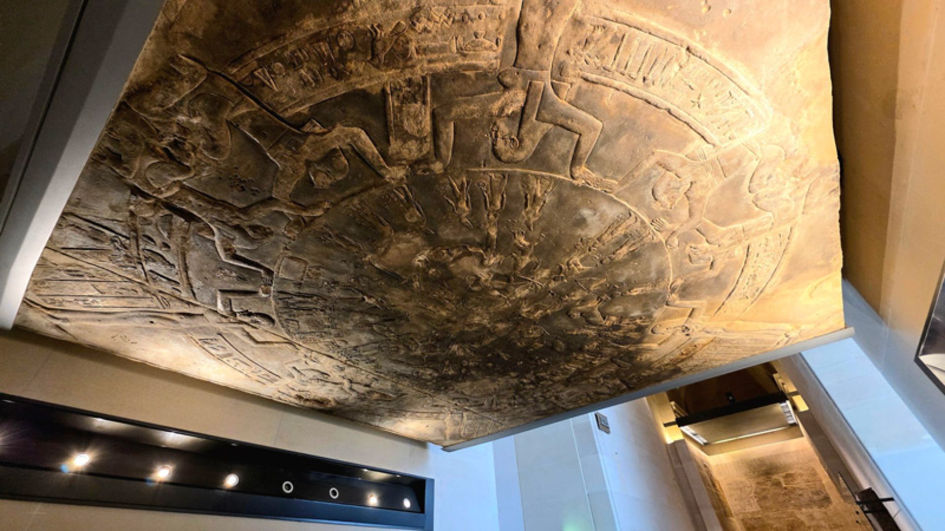 زودیاک دندرا در موزه لوور پاریس