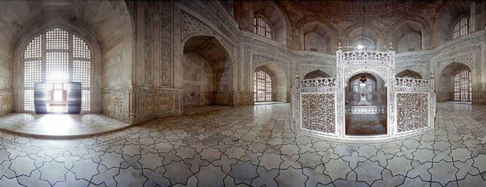 درون ساختمان تاج محل