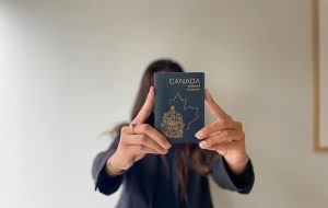 آیا واجد شرایط دریافت گذرنامه کانادایی هستید؟