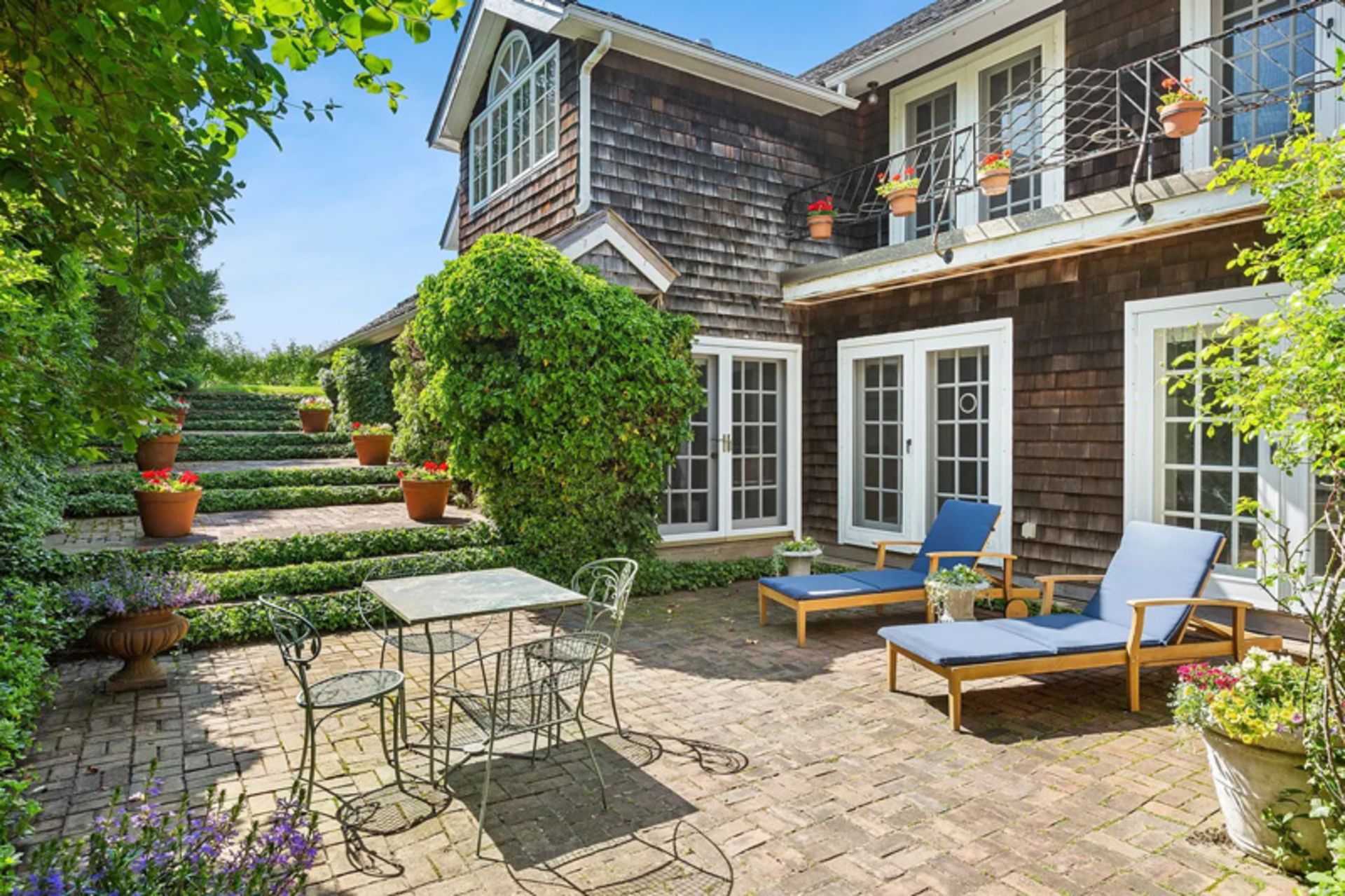 حیاط خلوت خانه تاریخی و هنری بریج‌همپتون