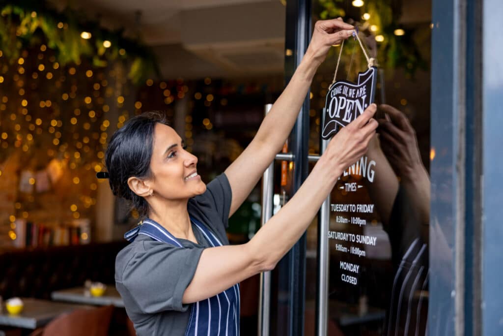 باز کردن کافی شاپ