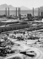 تصویری از کاوش سرنوشت‌ساز؛ کلنگ‌زنی کارگران در تخت‌جمشید