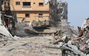 تلویزیون تل‌آویو: حملات زمینی و هوایی علیه شهر غزه آغاز می‌شود