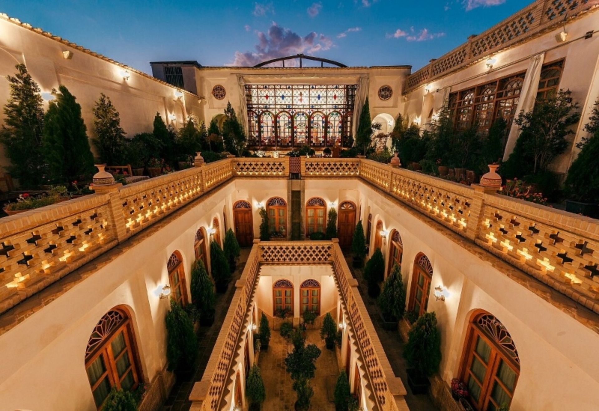 تصویر هوایی بوتیک هتل قصر منشی در اصفهان