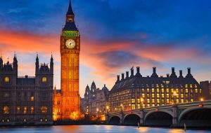 خدمات نهایی آگوست انگلیس PMI 54.2 در مقابل 53.6 Prelim