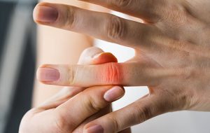 درد مفاصل؟ شاید بدن‌ شما فقط این ویتامین‌ها را کم دارد