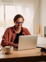 دو روش که دانشجویان عمدی بتوانند ساعتهای نامحدودی را در شرایط تحصیلی کار کنند