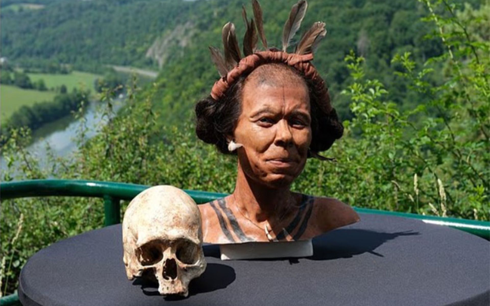 بازسازی چهره زن بومی موزان