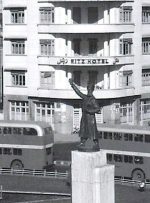 سفر به تهران قدیم؛ فردوسی با هتل، مجسمه و خودروهای خاص در دهه ۴۰!