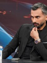 عکس| ساعت فیک محمدحسین میثاقی در برنامه فوتبال برتر