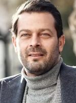 غبارروبی مزار هنرمندان/ ویدئو – خبرآنلاین