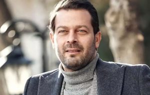 غبارروبی مزار هنرمندان/ ویدئو – خبرآنلاین غبارروبی مزار هنرمندان/ ویدئو – خبرآنلاین