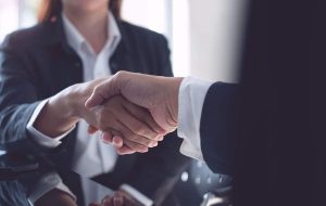 هنگام پذیرش پیشنهاد شغلی برای برنامه های مهاجرت کارفرمایان ، چه چیزی را باید در خاطر داشته باشید هنگام پذیرش پیشنهاد شغلی برای برنامه های مهاجرت کارفرمایان ، چه چیزی را باید در خاطر داشته باشید