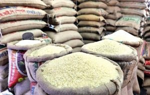 وعده یک ماهه وزیر در حال اتمام است؛ خبری از ارزانی نیست/ برنج ۴۰۰ هزار تومانی در راه است؟ وعده یک ماهه وزیر در حال اتمام است؛ خبری از ارزانی نیست/ برنج ۴۰۰ هزار تومانی در راه است؟