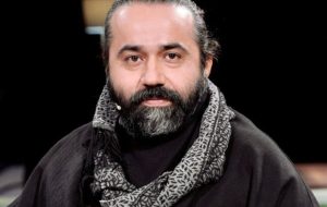 پسری که برای دفن پدرش به دنبال قبر می‌گردد