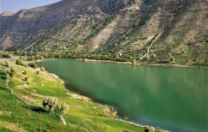 دریاچه‌های بکر ایران برای طبیعت‌گردی پاییزی؛ آرامش در آهنک و تار