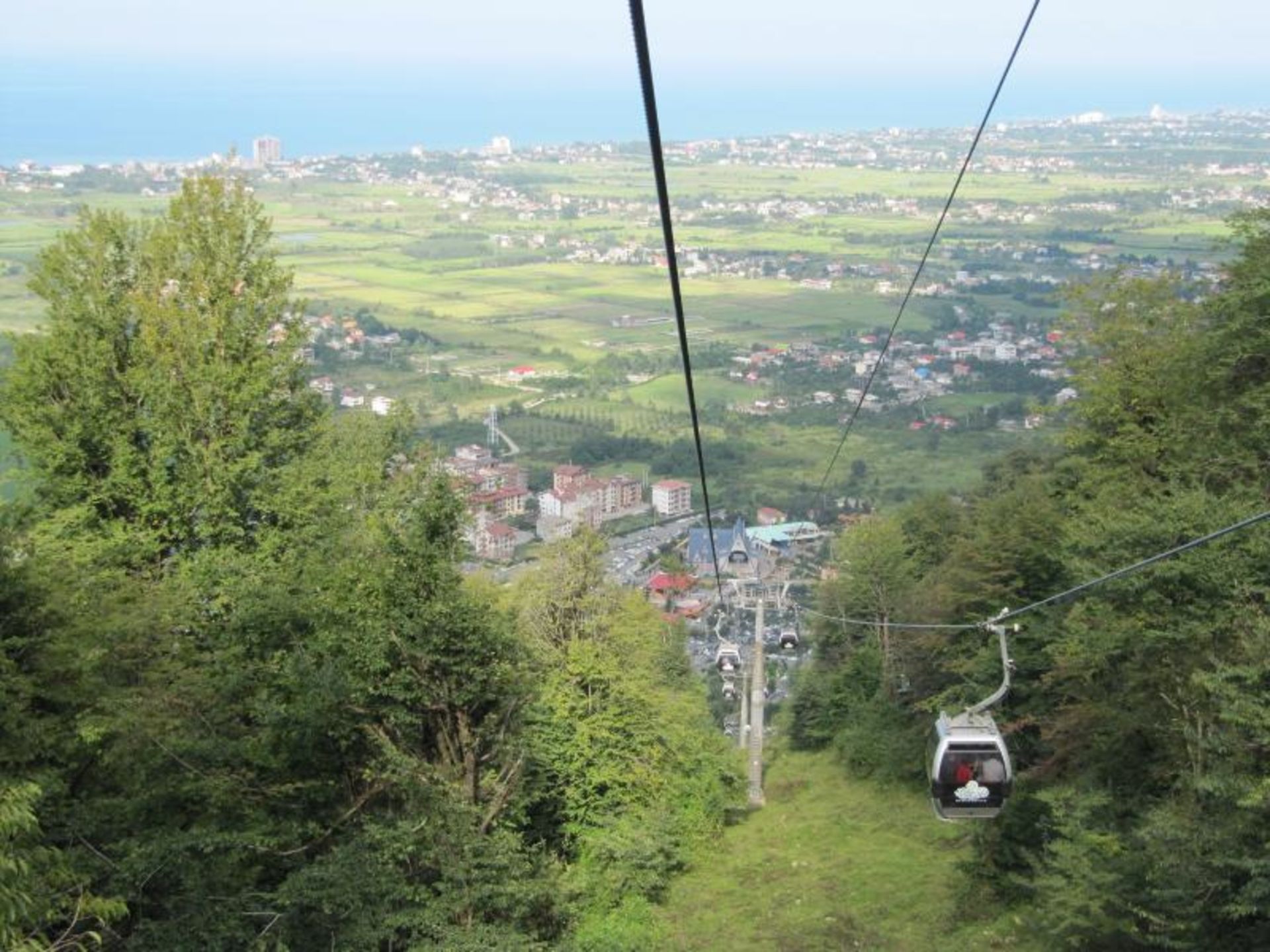 چشم انداز کابین های تله کابین نمک آبرود