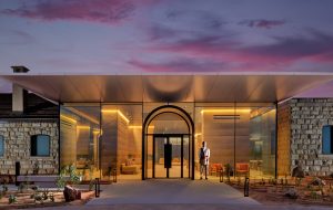 اقامت لوکس در قلب تاریخ عربستان؛ پیوند راه‌آهن تاریخی و معماری مدرن