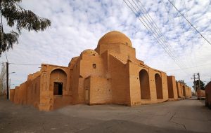 آسیب به ۳۰ بنای تاریخی در زلزله شب گذشته