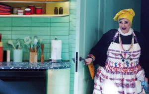 شوخی های بیمزه نعیمه نظام دوست، می رود که محبوبیت او را تمام کند